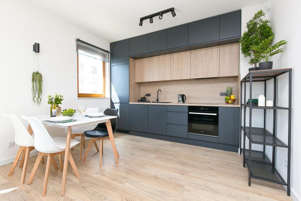 شقة Apartament Black Zajezdnia Wrzeszcz غدانسك المظهر الخارجي الصورة