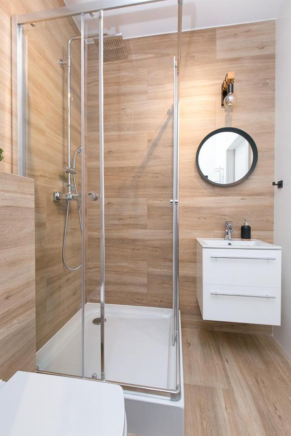 شقة Apartament Black Zajezdnia Wrzeszcz غدانسك المظهر الخارجي الصورة